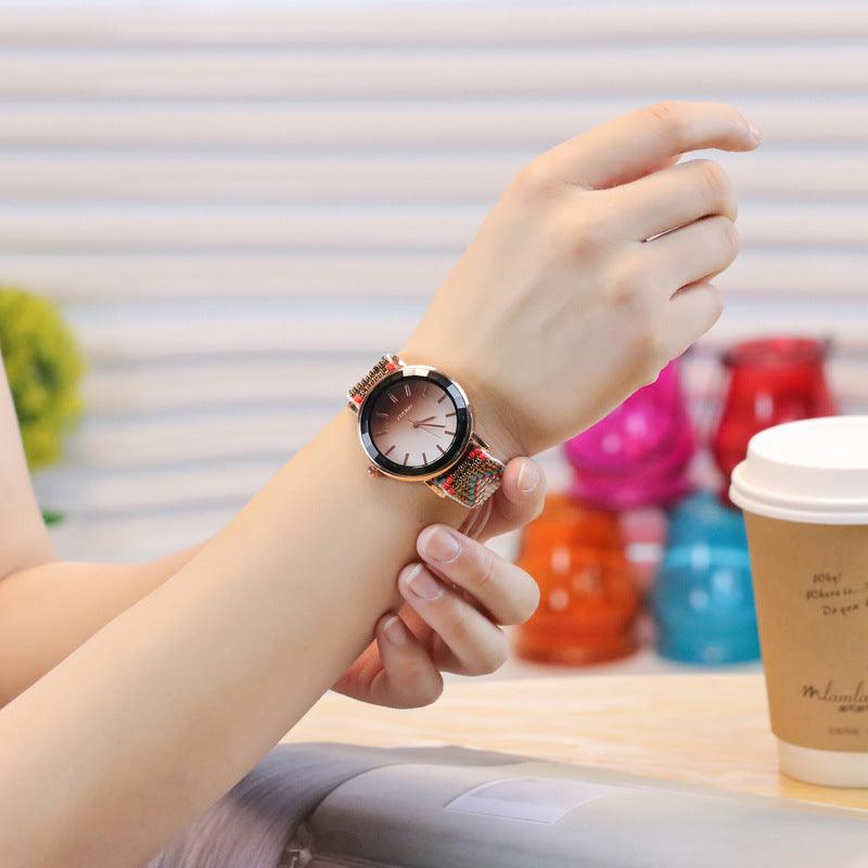 Beaded bracelet watch gradient color simple ladies watch - Shop Alluring